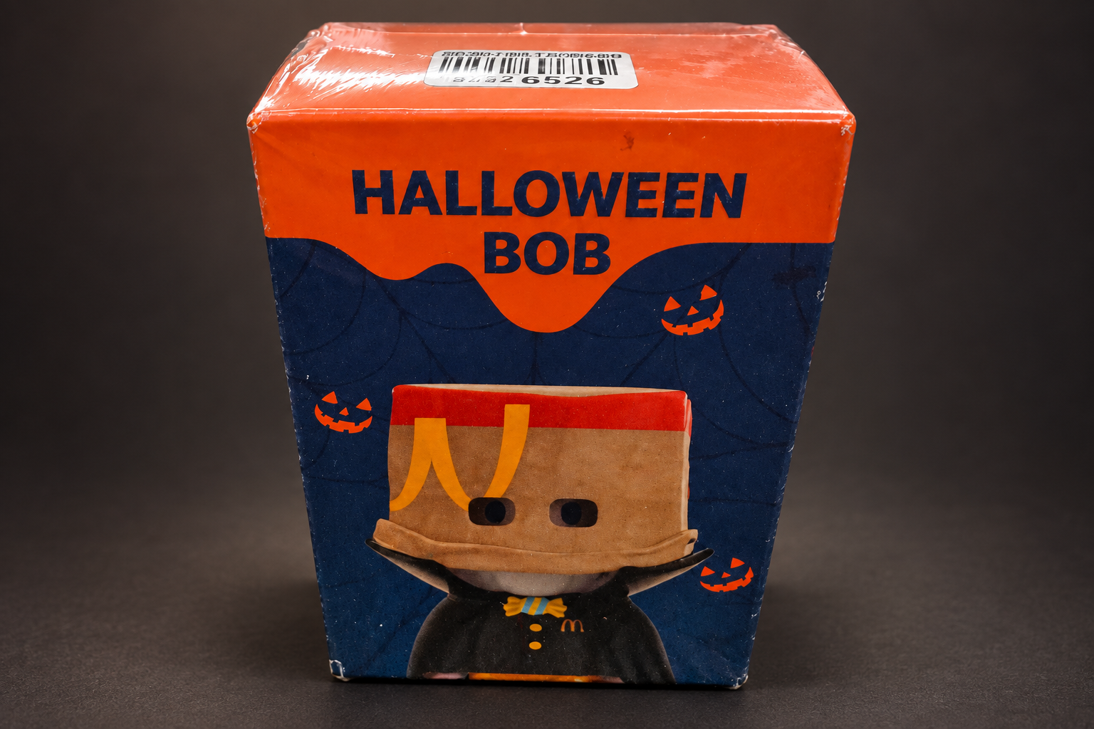 HALLOWEEN BOBと書かれたオレンジと紺色の箱（マクドナルド×FARMER BOB フィギュア）